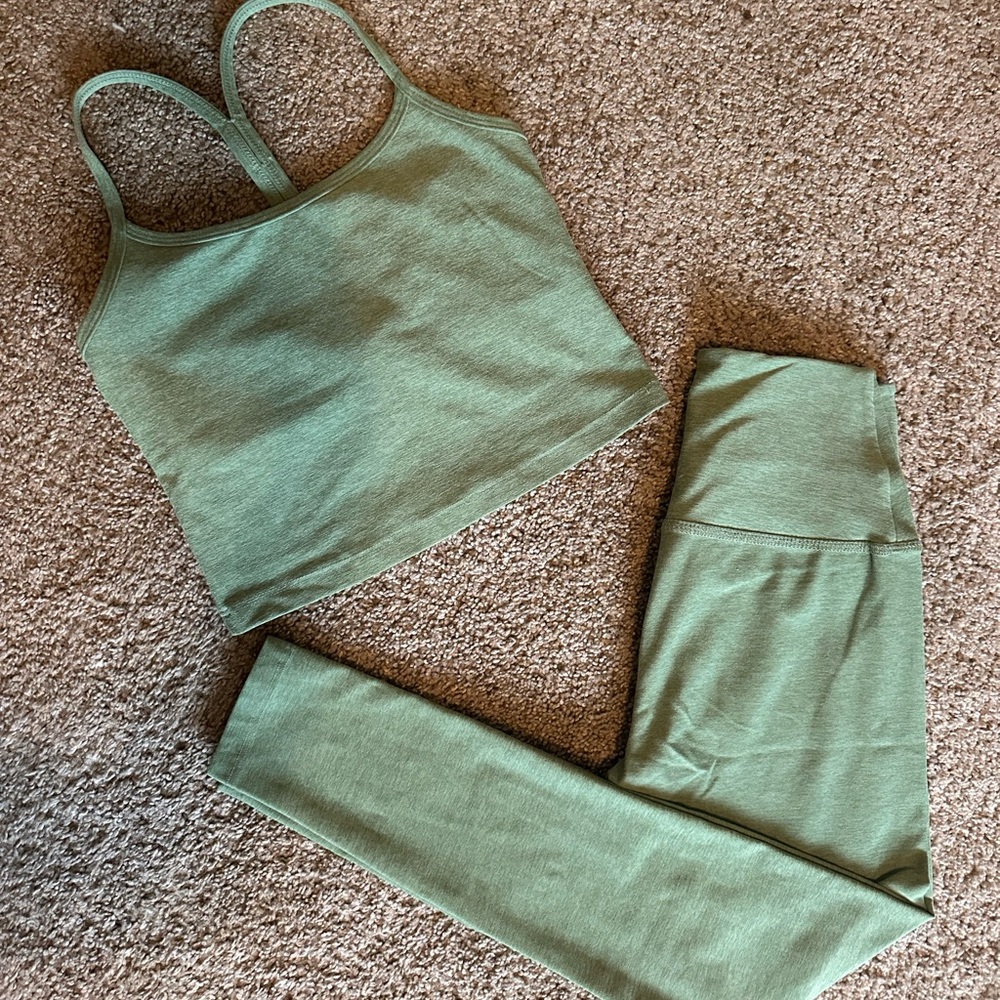 Beyond Yoga Green Leggings and Top Set